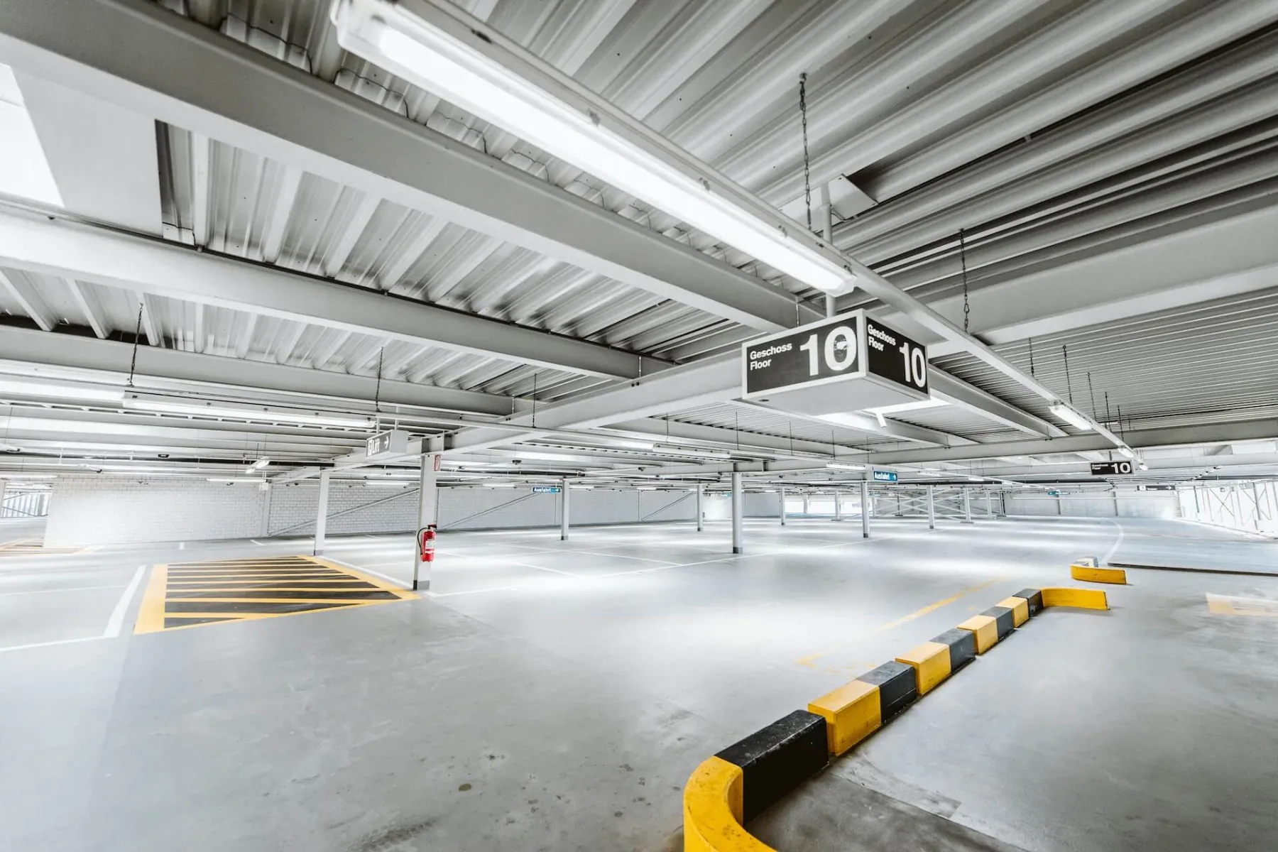 LED belysning i parkeringskælder
